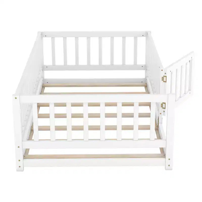 Letto basso a pavimento con recinzione di sicurezza e anta, doghe di supporto per bambini