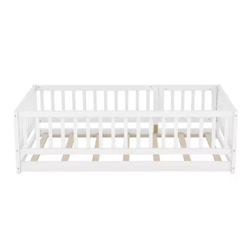 Letto basso a pavimento con recinzione di sicurezza e anta, doghe di supporto per bambini