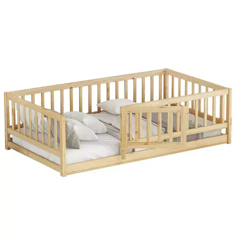 Letto basso a pavimento con recinzione di sicurezza e anta, doghe di supporto per bambini