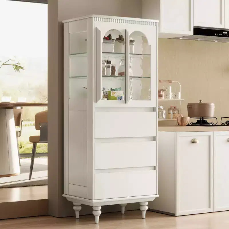 Dispensa da 56.88 pollici in altezza bianca con ante in vetro ad arco e 3 cassetti, mobile contenitore da cucina indipendente per sala da pranzo e soggiorno