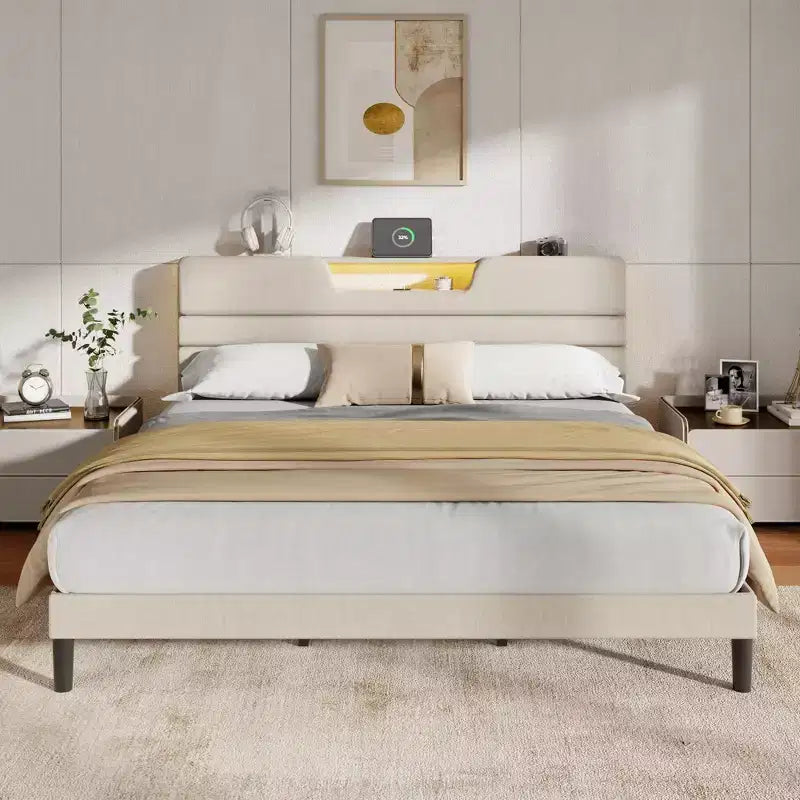 Modern King Beige Letto imbottito con testiera contenitore, mensola a 2 ripiani, luci LED, stazione di ricarica USB, doghe in legno, nessun bisogno di rete a molle, piattaforma