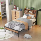 GDFStudio Yannis Letto a piattaforma moderno in metallo e legno con testiera contenitore e stazione di ricarica