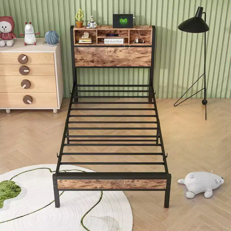 GDFStudio Yannis Letto a piattaforma moderno in metallo e legno con testiera contenitore e stazione di ricarica