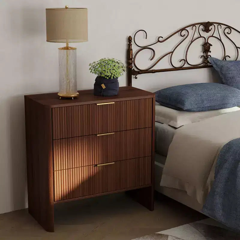 Mobiletto in Legno con 3 Cassetti a Onda, Comodino Moderno, Tavolino da Toletta per Camera da Letto, Lunghezza 78 cm, Colore Noce